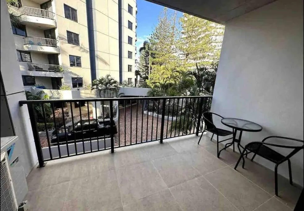 Brand New 1 Block From Beach 2 Bed Aprt Gold Coast Australia