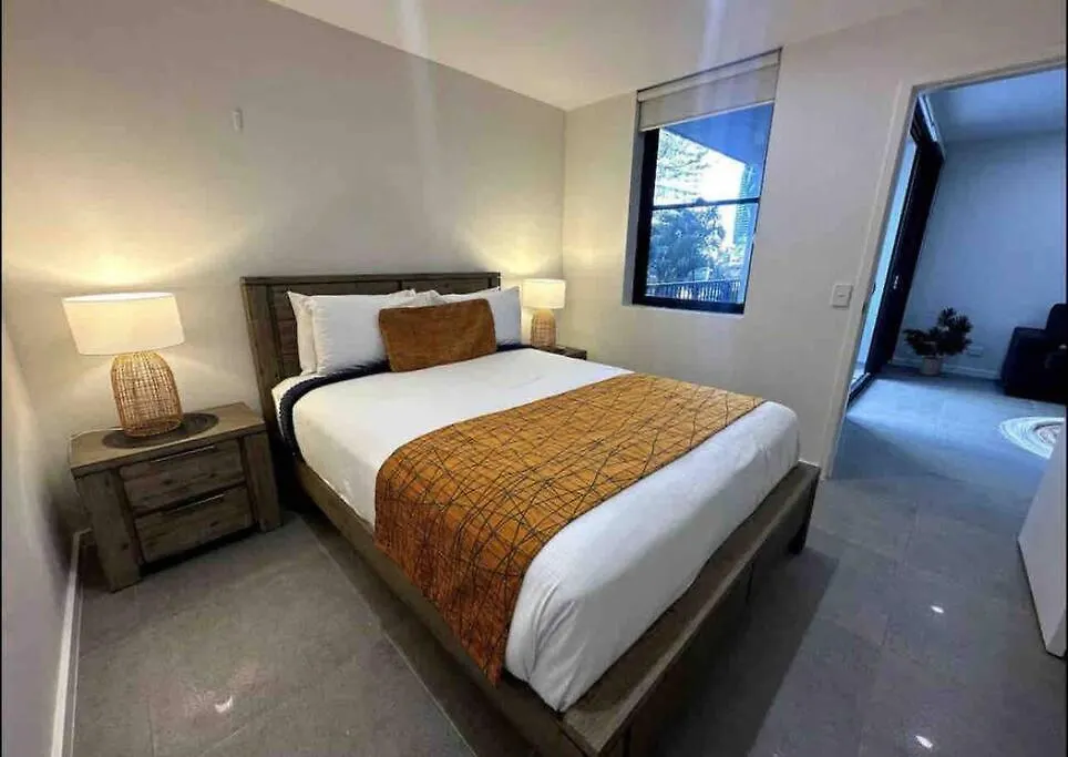 Apartment Brand New 1 Block From Beach 2 Bed Aprt Gold Coast