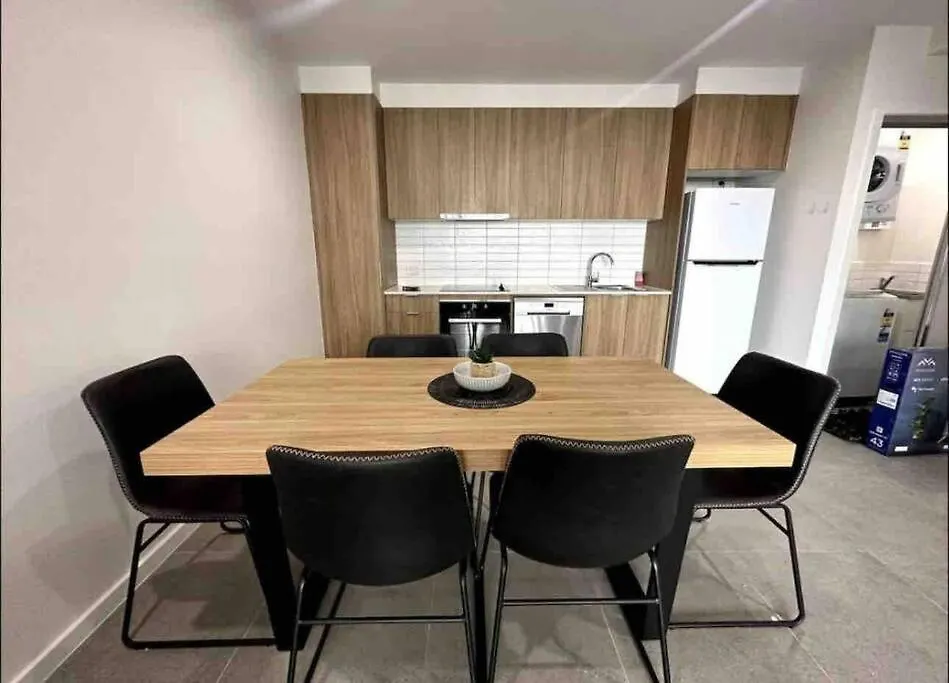 Apartment Brand New 1 Block From Beach 2 Bed Aprt Gold Coast